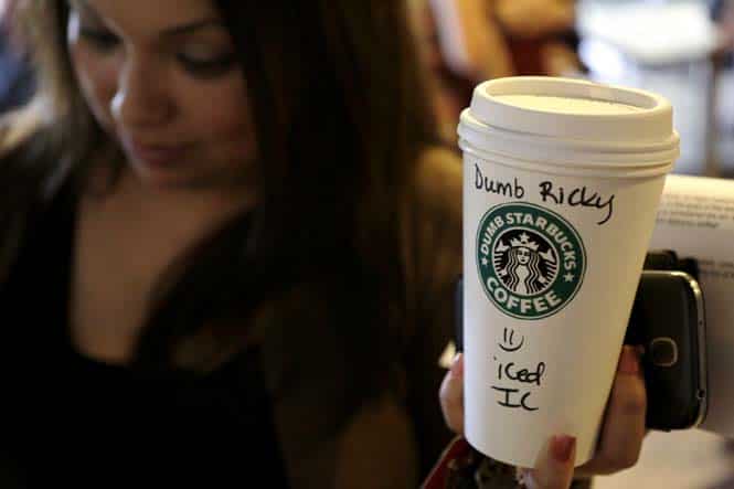 People wait in a long line to get into a coffee shop named Dumb Starbucks in the Los Feliz area of Los Angeles, California. (AFP photo)</strong) People wait in a long line to get into a coffee shop named Dumb Starbucks in the Los Feliz area of Los Angeles, California. (AFP photo)</strong)