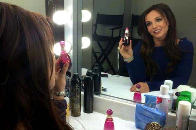 Check out Britney Spears' brown hair.