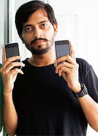 DIAL D FOR DEAL: Jitendra Badgujar bought two iPhone 3Gs for Rs 30,000 in total DIAL D FOR DEAL: Jitendra Badgujar bought two iPhone 3Gs for Rs 30,000 in total