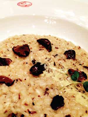 The risotto with black truffle (in pic) and floating island at Le Cirque Signature, Bombay, are of the same standard as the Delhi operation</strong></font) The risotto with black truffle (in pic) and floating island at Le Cirque Signature, Bombay, are of the same standard as the Delhi operation</strong></font)