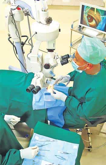 Hi-tech equipment and skilled doctors have made OIA India Eye Care Centre the talk of Addis Ababa (Photo:Aida Muluneh)</em) Hi-tech equipment and skilled doctors have made OIA India Eye Care Centre the talk of Addis Ababa (Photo:Aida Muluneh)</em)