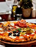 FLATOUT FANTASTIC: The pizzas at Zerruco by Zilli. (HT Photo)</strong>
</div) FLATOUT FANTASTIC: The pizzas at Zerruco by Zilli. (HT Photo)</strong>
</div)