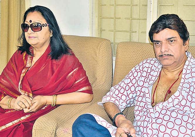 Arti Bhattacharya with her husband Kunal Singh, the RJD-backed Congress nominee from Patna Sahib . (HT photo/Santosh Kumar) Arti Bhattacharya with her husband Kunal Singh, the RJD-backed Congress nominee from Patna Sahib . (HT photo/Santosh Kumar)