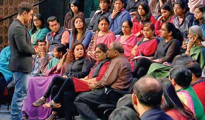 Khan interacts with the audience in the first episode of the second season. (HT Photo)</strong) Khan interacts with the audience in the first episode of the second season. (HT Photo)</strong)
