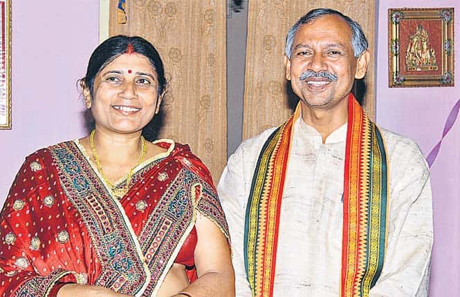 Devkumari Devi with her husband Janardan Singh Sigriwal the BJP nominee from Maharajganj. (HT photo/Santosh Kumar) Devkumari Devi with her husband Janardan Singh Sigriwal the BJP nominee from Maharajganj. (HT photo/Santosh Kumar)