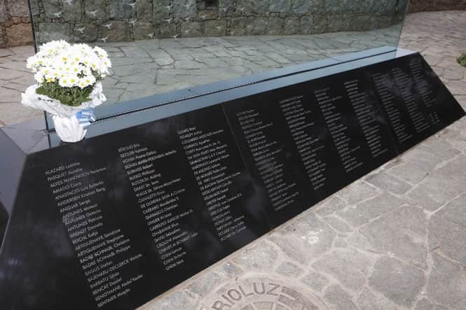 French air company Air France showing flowers at the funerary stela in Rio with the names of the 228 victims of the Air France 447 Rio-Paris flight that crashed en route from Rio de Janeiro to Paris. (AFP file photo)</strong) French air company Air France showing flowers at the funerary stela in Rio with the names of the 228 victims of the Air France 447 Rio-Paris flight that crashed en route from Rio de Janeiro to Paris. (AFP file photo)</strong)