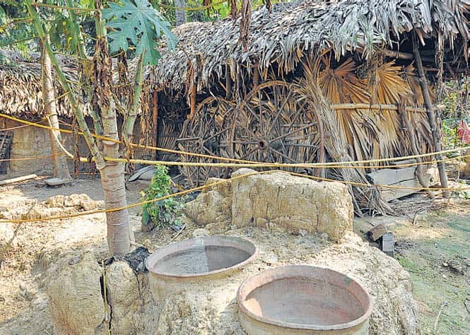 Subalpur, where a tribal girl was allegedly gang raped. (HT photo/Ashok Nath Dey)</strong) Subalpur, where a tribal girl was allegedly gang raped. (HT photo/Ashok Nath Dey)</strong)