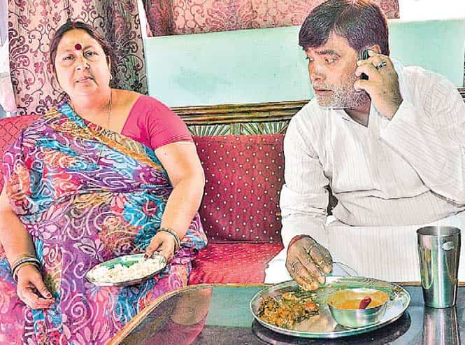 Kiran Devi with her husband Ram Kripal Yadav, a BJP candidate for Patliputra seat. (HT photo/Santosh Kumar) Kiran Devi with her husband Ram Kripal Yadav, a BJP candidate for Patliputra seat. (HT photo/Santosh Kumar)