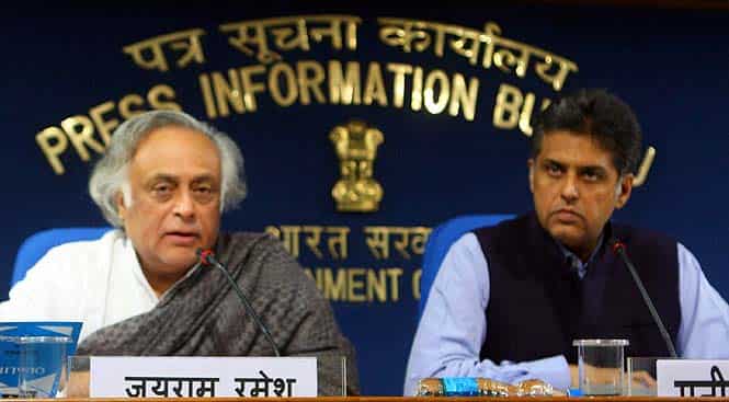 Union ministers Jairam Ramesh and Manish Tewari address a press conference after cabinet meeting in New Delhi. (PTI photo)</strong) Union ministers Jairam Ramesh and Manish Tewari address a press conference after cabinet meeting in New Delhi. (PTI photo)</strong)