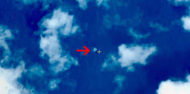 This handout photo provided on March 13, 2014 by the China Center for Resources Satellite Data and Application (CCRSDA) and released by the website of the State Administration of Science, Technology and Industry for the National Defence of China, shows a satellite image taken from space, illustrating objects in a "suspected crash sea area" in the South China Sea on March 9, 2014. (AFP PHOTO) This handout photo provided on March 13, 2014 by the China Center for Resources Satellite Data and Application (CCRSDA) and released by the website of the State Administration of Science, Technology and Industry for the National Defence of China, shows a satellite image taken from space, illustrating objects in a "suspected crash sea area" in the South China Sea on March 9, 2014. (AFP PHOTO)