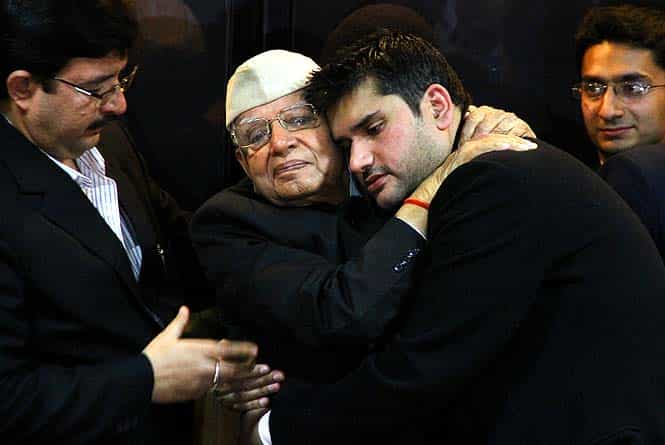 Congress leader ND Tiwari on Monday accepted Rahul Shekhar (R) as his son at Uttrakhand Bhawan in New Delhi. Shekhar fought Tiwari for six years in the courts and proved his claim with a DNA test. (Hindustan Times/ Arun Sharma)
</div) Congress leader ND Tiwari on Monday accepted Rahul Shekhar (R) as his son at Uttrakhand Bhawan in New Delhi. Shekhar fought Tiwari for six years in the courts and proved his claim with a DNA test. (Hindustan Times/ Arun Sharma)
</div)