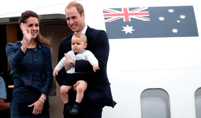 Catherine, the Duchess of Cambridge, waves beside her husband Britain's Prince William with their son Prince George as they depart Wellington on an Australian air force jet. (Reuters Photo)
</div) Catherine, the Duchess of Cambridge, waves beside her husband Britain's Prince William with their son Prince George as they depart Wellington on an Australian air force jet. (Reuters Photo)
</div)