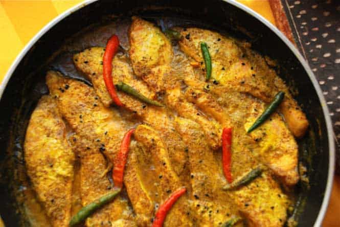 Sorse Bata Pabda at the Fortune Select Loudon: Indian butter fish flavoured with ground mustard. (IANS Photo)</font></strong) Sorse Bata Pabda at the Fortune Select Loudon: Indian butter fish flavoured with ground mustard. (IANS Photo)</font></strong)