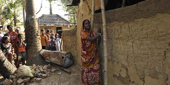 Resident of Barjora, Parul Barui, shows how elephants damaged her hut at Barjora, in Bankura. (Photo by Subhankar Chakraborty/ HindustanTimes) Resident of Barjora, Parul Barui, shows how elephants damaged her hut at Barjora, in Bankura. (Photo by Subhankar Chakraborty/ HindustanTimes)