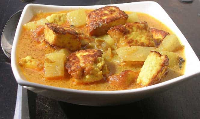 Chanar dalna at the Fortune Select Loudon: Bengali cottage cheese curry. (IANS Photo)</font></strong) Chanar dalna at the Fortune Select Loudon: Bengali cottage cheese curry. (IANS Photo)</font></strong)
