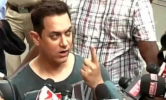 Aamir Khan after casting his vote in Mumbai (ANI Photo)</em) Aamir Khan after casting his vote in Mumbai (ANI Photo)</em)
