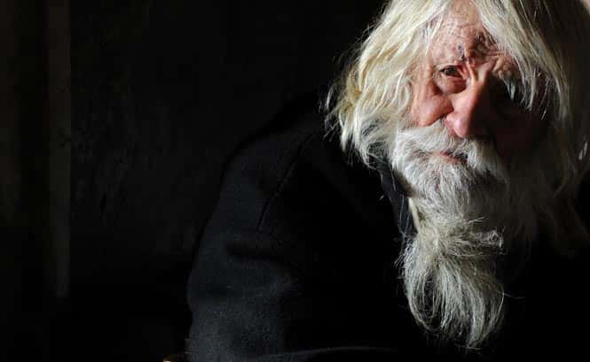 The ascetic "Grandpa" Dobri, who has spent over twenty years begging for the Church, is celebrated as a saint. (Nikolay Doychinov AFP Photo)</em>
</div) The ascetic "Grandpa" Dobri, who has spent over twenty years begging for the Church, is celebrated as a saint. (Nikolay Doychinov AFP Photo)</em>
</div)