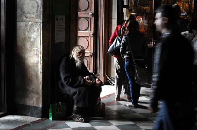 Dobri Dobrev at the cathedral. (Nikolay Doychinov/AFP Photo)</em>
</div) Dobri Dobrev at the cathedral. (Nikolay Doychinov/AFP Photo)</em>
</div)