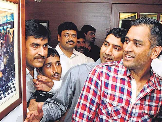 MS Dhoni inaugurated the club house at JSCA Stadium in Ranchi before leaving for Mumbai. (P Khan /HT photo)</em> 
</div)