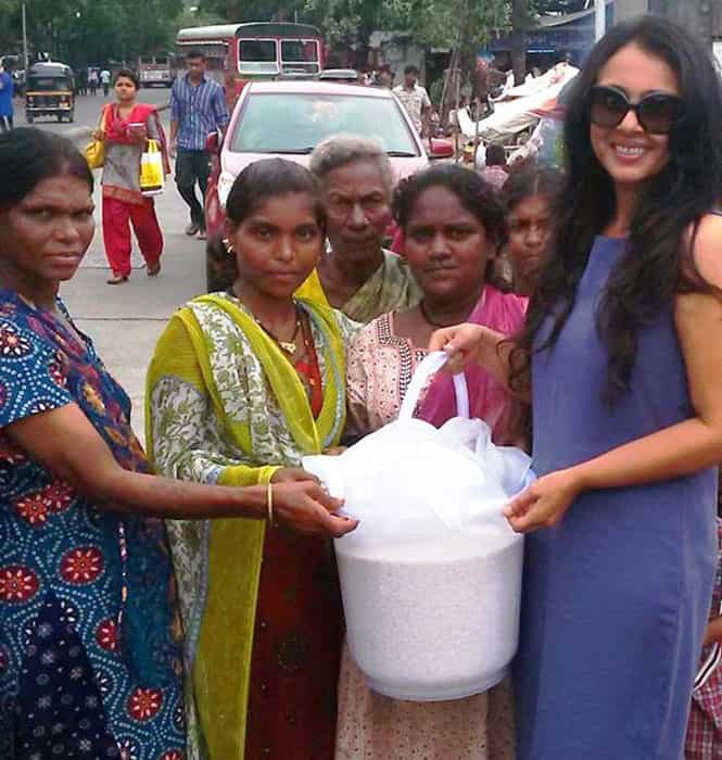 Actor Suchitra Krishnamoorthi takes the rice challenge Actor Suchitra Krishnamoorthi takes the rice challenge