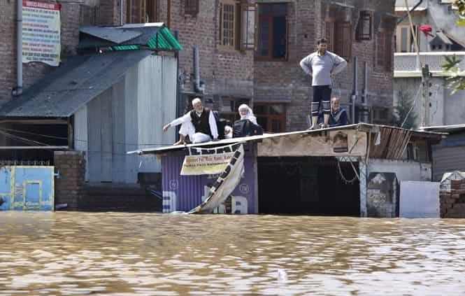 In 50 Pics This Happened When A Flood Ravaged J K In 2014 Latest