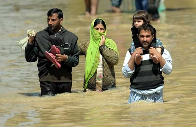 In 50 pics: This happened when a flood ravaged J-K in 2014 | Latest ...