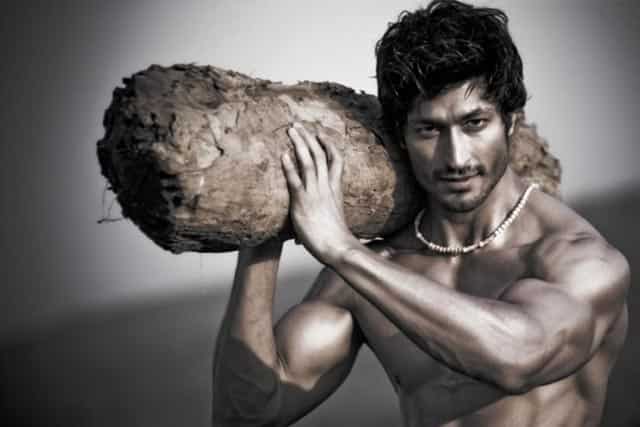 640px x 427px - Ranveer Singh to Varun Dhawan: Bollywood's hottest shirtless hunks |  Bollywood - Hindustan Times