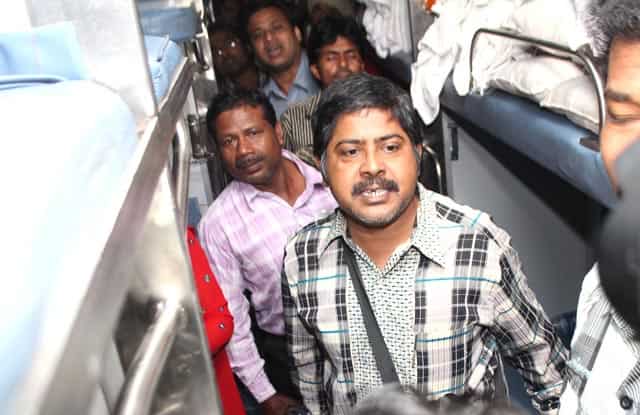 Labourers working in Yemen coming back to West Bengal at Howrah Station, in Kolkata. HT Photo/Ramkrishna Samanta Labourers working in Yemen coming back to West Bengal at Howrah Station, in Kolkata. HT Photo/Ramkrishna Samanta
