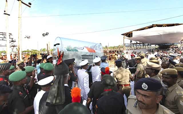 Kalam's mortal remains are brought to his hometown Rameswaram for last rites on July 29, 2015. (HT Photo/Vivek Nair) Kalam's mortal remains are brought to his hometown Rameswaram for last rites on July 29, 2015. (HT Photo/Vivek Nair)