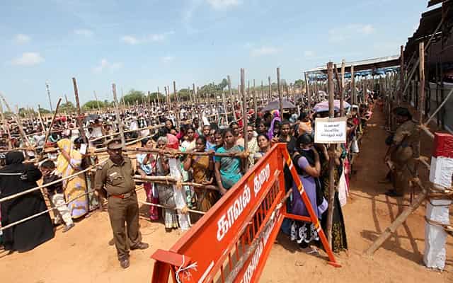 People throng in large numbers to pay their respect to Kalam in Rameswaram on July 29, 2015. (HT Photo/Vivek Nair) People throng in large numbers to pay their respect to Kalam in Rameswaram on July 29, 2015. (HT Photo/Vivek Nair)