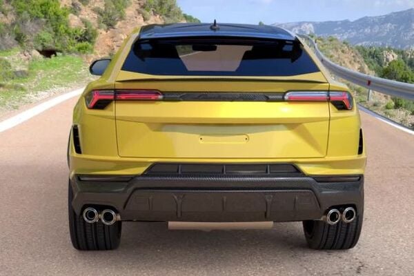 Lamborghini Urus Performante Rear View