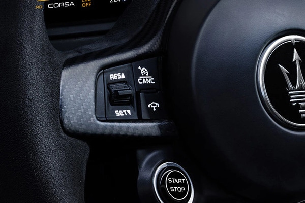 Maserati MC20 Steering Controls