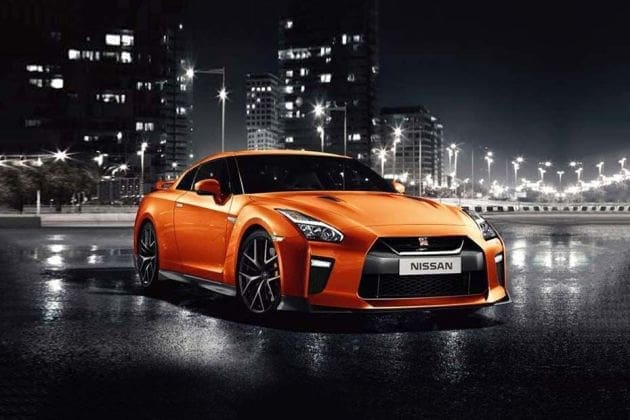 Nissan GT-R Front Left Side