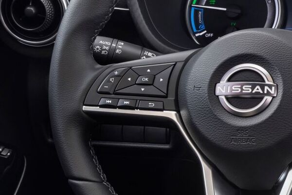 Nissan Juke Steering Controls