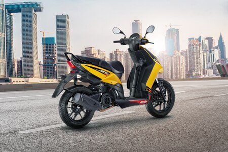 Aprilia SR 125 null