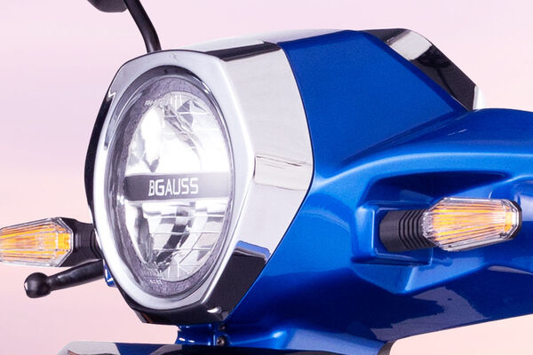 BGauss D15 Headlight View