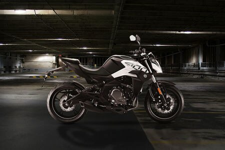 CFMoto 400NK 