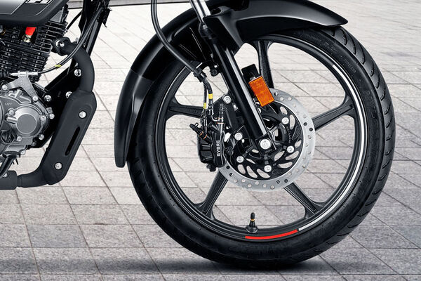 Hero Super Splendor XTEC Tyre View