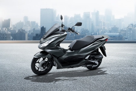 Honda PCX160 Front Left View