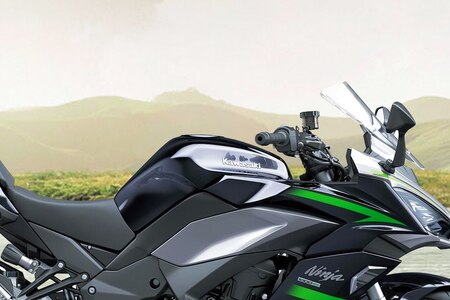 Kawasaki ninja 2024 1000 price