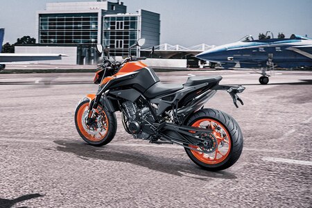 KTM 890 Duke null