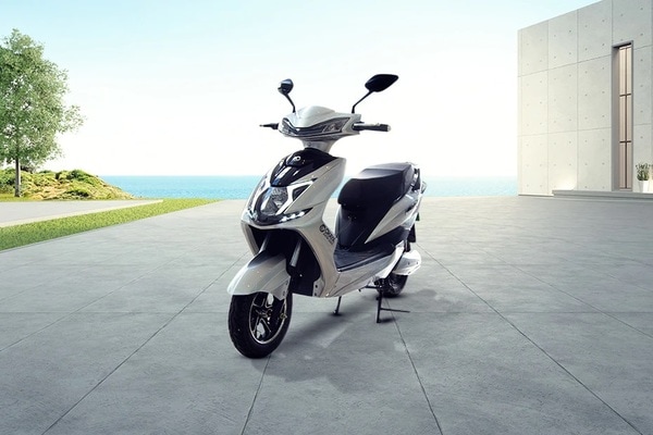 Okaya EV Freedum Front View