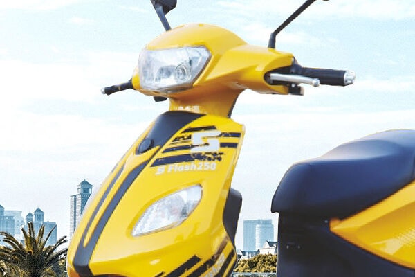 Seeka SFlash250 Headlight View