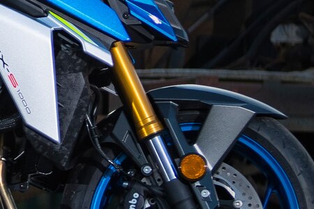 Suzuki GSX-S1000 null