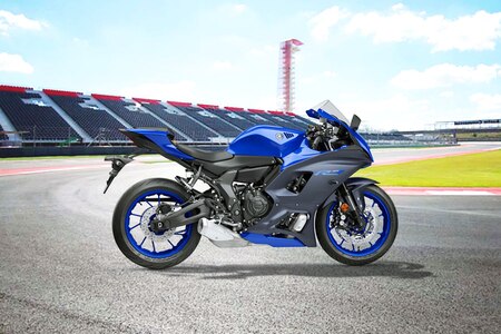 YamahaR7