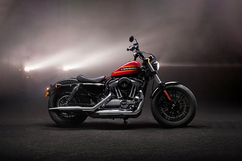 Harley Davidson Roadster Vs Harley Davidson Forty Eight Special Bike Comparison Compare Price Specs Reviews And Mileage