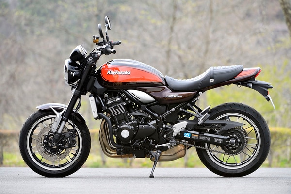 Kawasaki Z900 RS Left Side View