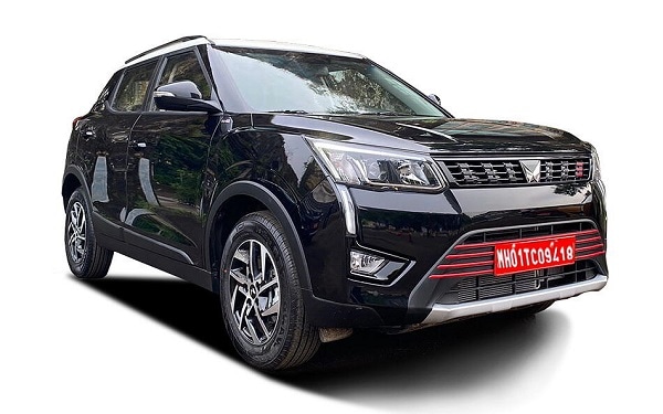 Mahindra XUV300 Turbo Sport Front Right View