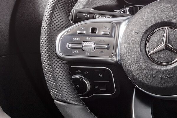 Mercedes-Benz EQA Steering Controls