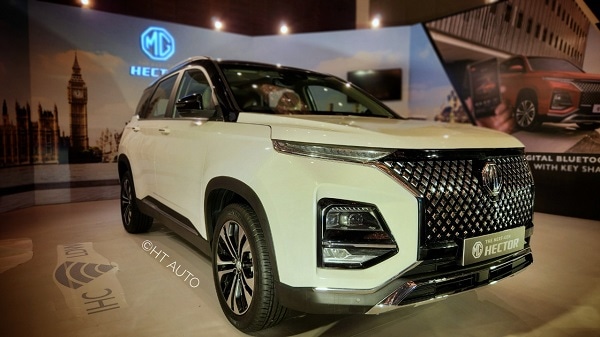 MG Hector Front Right Side